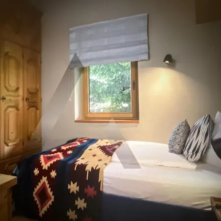 Holiday home Exclusive Chalet Rooftop Access Hot Tub Aufhausen