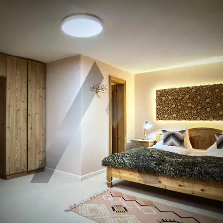 Holiday home Exclusive Chalet Rooftop Access Hot Tub *